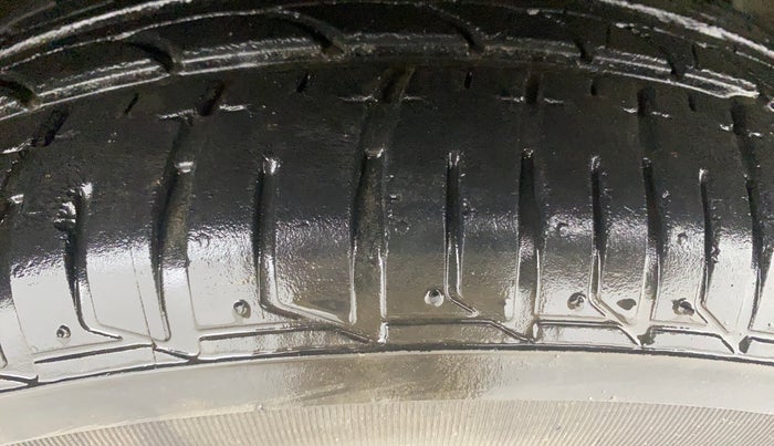 2017 Tata Tiago XT PETROL, Petrol, Manual, 23,837 km, Right Front Tyre Tread