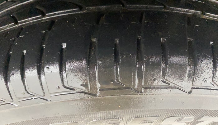 2017 Tata Tiago XT PETROL, Petrol, Manual, 23,837 km, Left Rear Tyre Tread