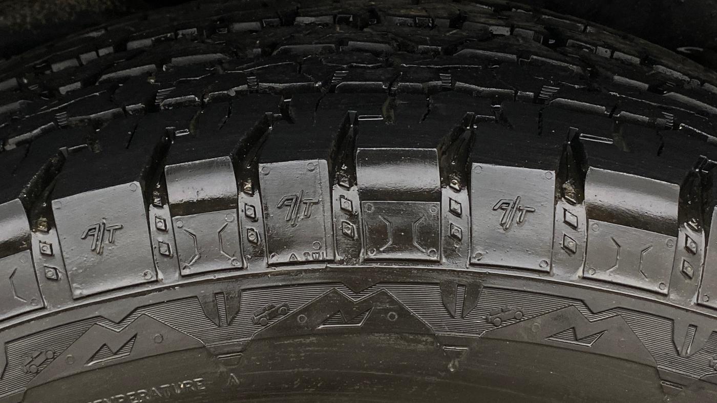 2025 Mahindra Thar Roxx AX7 L Diesel AT 4WD, Diesel, Automatic, 19,011 km, Left Rear Tyre Tread