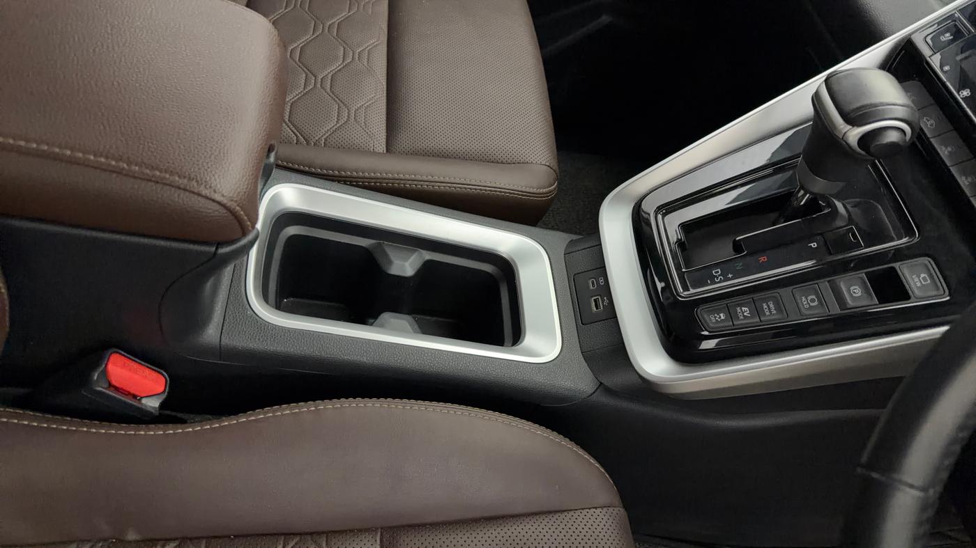 2024 Toyota INNOVA HYCROSS ZX HYBRID 7 STR, Hybrid, Automatic, 24,109 km, Gear Lever
