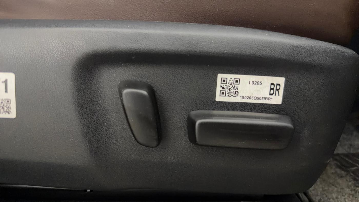2024 Toyota INNOVA HYCROSS ZX HYBRID 7 STR, Hybrid, Automatic, 24,109 km, Driver Side Adjustment Panel