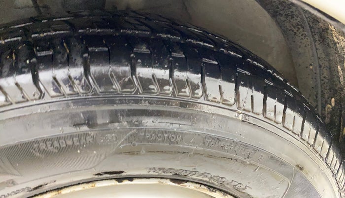 2014 Hyundai i10 MAGNA 1.1, Petrol, Manual, 35,329 km, Left Front Tyre Tread