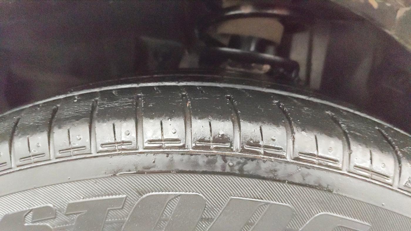 2021 Jeep Compass LIMITED (O) 1.4 PETROL DCT, Petrol, Automatic, 50,443 km, Left Front Tyre Tread