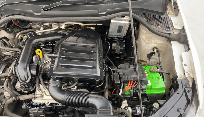 2020 Volkswagen Vento HIGHLINE 1.0L TSI, Petrol, Manual, 1,10,984 km, Engine View - Left