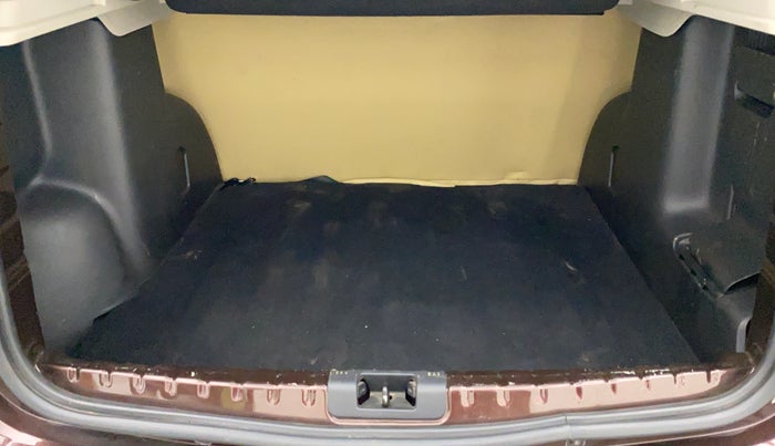 2019 Renault Duster RXS 110 PS, Diesel, Manual, 57,721 km, Boot Inside