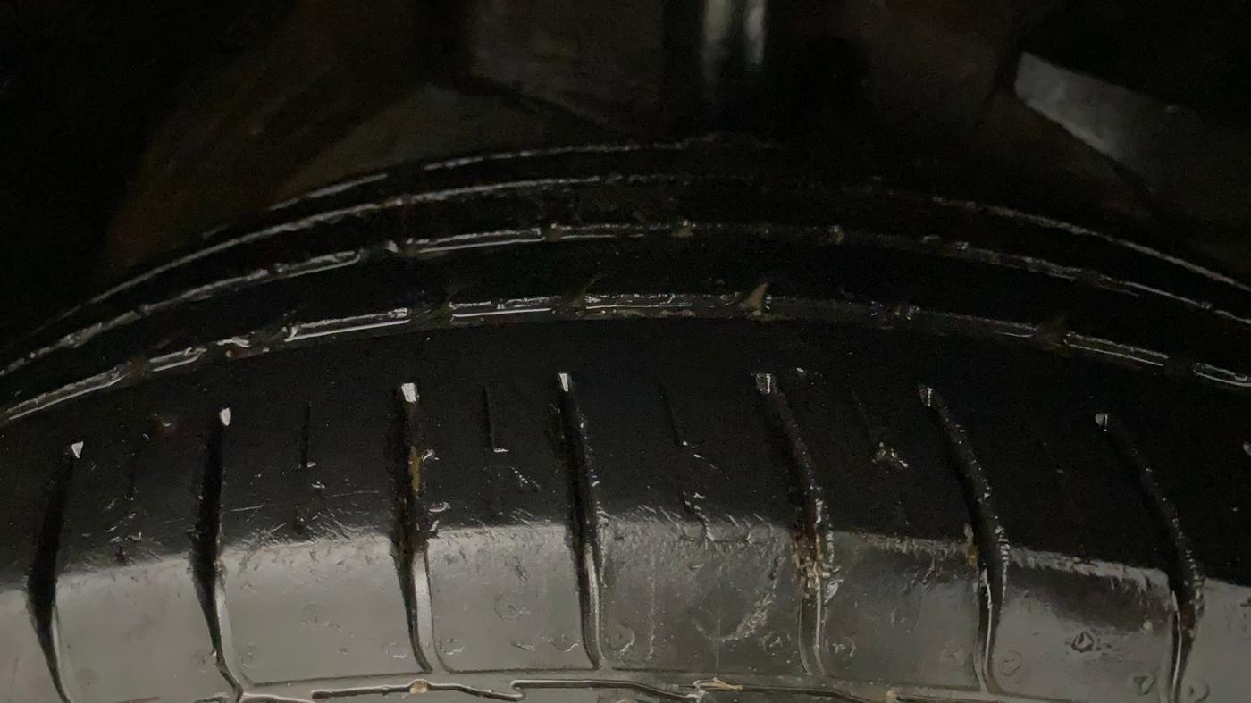 2019 MG HECTOR SHARP 1.5 DCT PETROL, Petrol, Automatic, 51,161 km, Right Front Tyre Tread