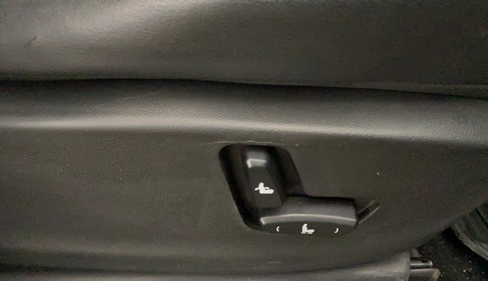 2019 MG HECTOR SHARP 1.5 DCT PETROL, Petrol, Automatic, 50,990 km, Driver Side Adjustment Panel