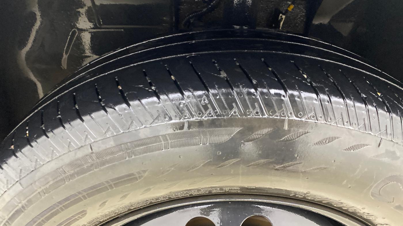 2023 Tata PUNCH PURE MT CNG, CNG, Manual, 53,991 km, Left Front Tyre Tread