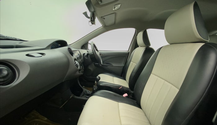 2013 Toyota Etios Liva G, Petrol, Manual, 58,634 km, Right Side Front Door Cabin