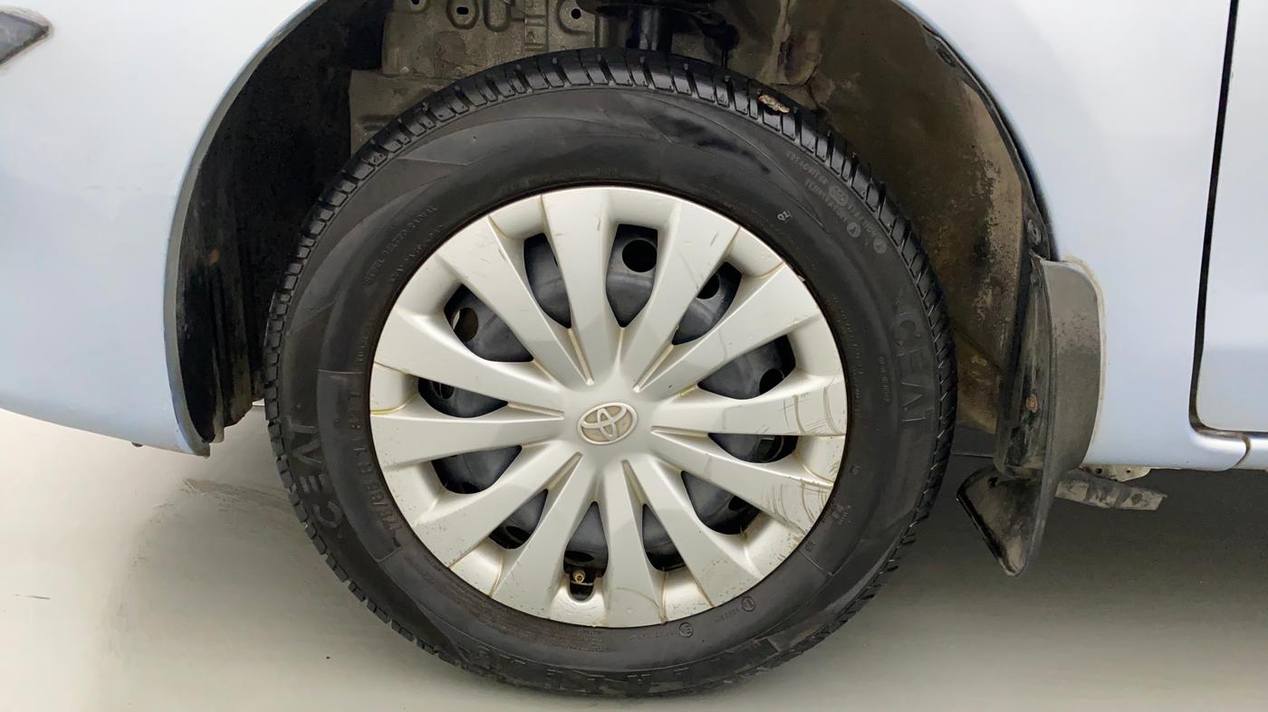 2011 Toyota Etios Liva G, Petrol, Manual, 44,237 km, Left Front Wheel
