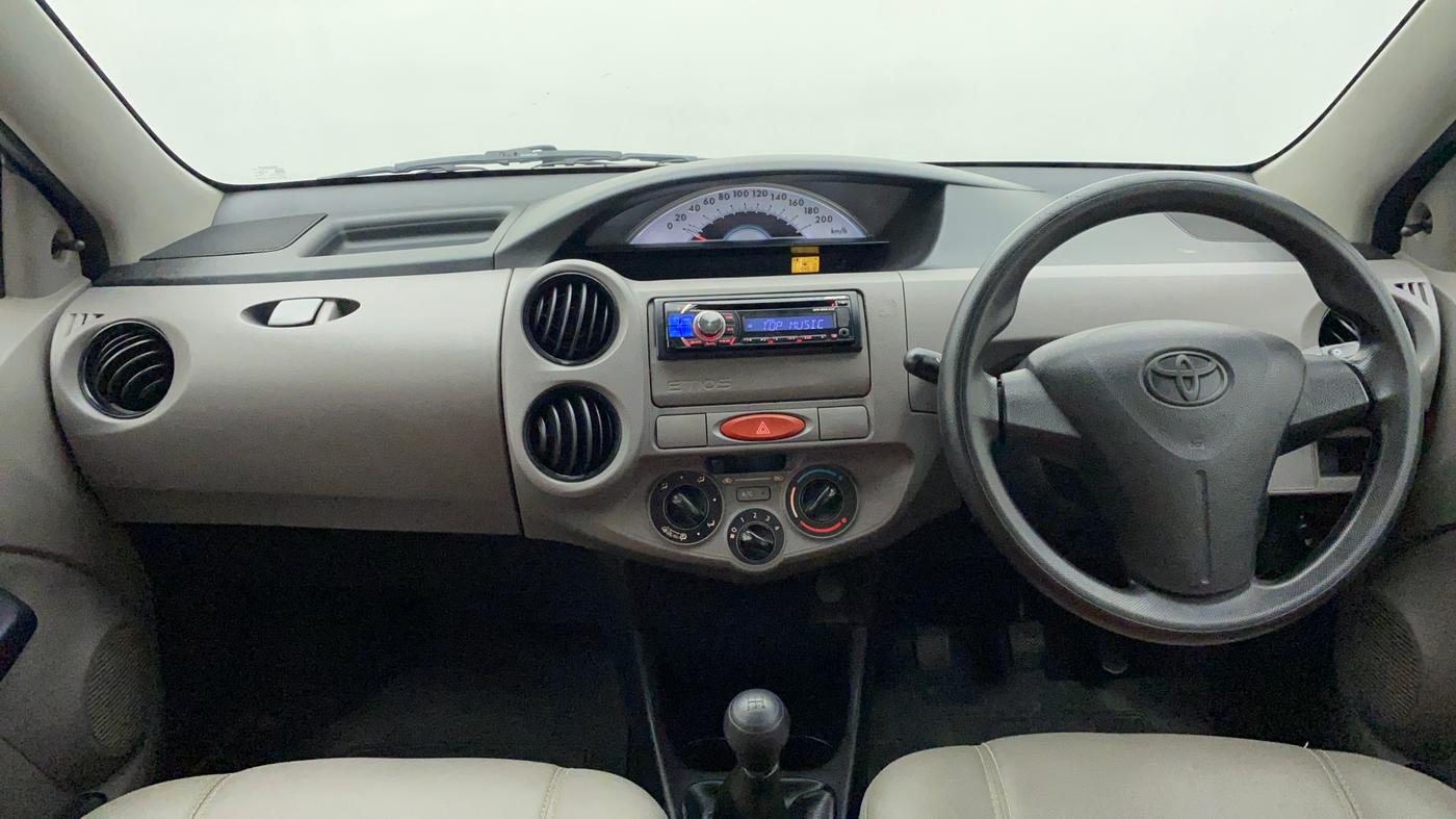2011 Toyota Etios Liva G, Petrol, Manual, 44,237 km, Dashboard