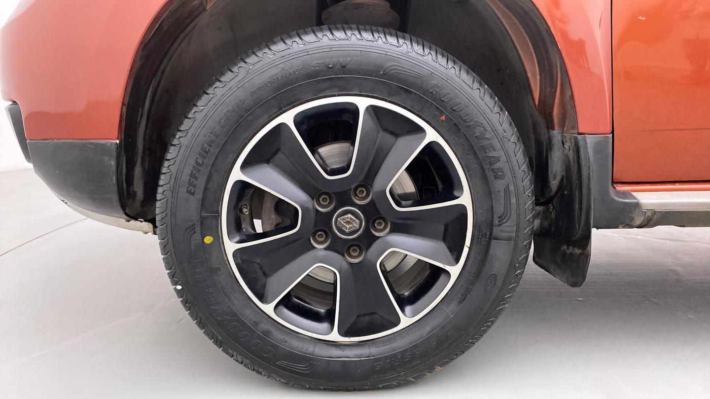 2017 Renault Duster RXZ 85 PS DIESEL, Diesel, Manual, 69,982 km, Left Front Wheel