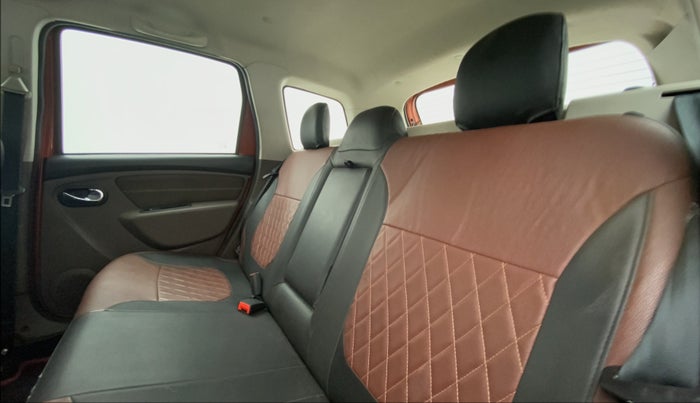 2017 Renault Duster RXZ 85 PS DIESEL, Diesel, Manual, 69,982 km, Right Side Rear Door Cabin