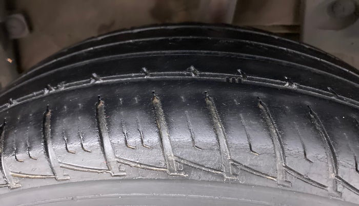 2017 Renault Duster RXZ 85 PS DIESEL, Diesel, Manual, 69,982 km, Left Rear Tyre Tread