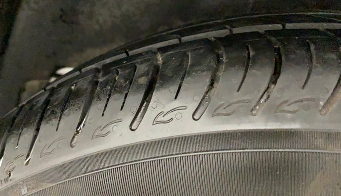 2018 Maruti Ciaz ZETA 1.4  AT PETROL, Petrol, Automatic, 1,19,997 km, Left Rear Tyre Tread