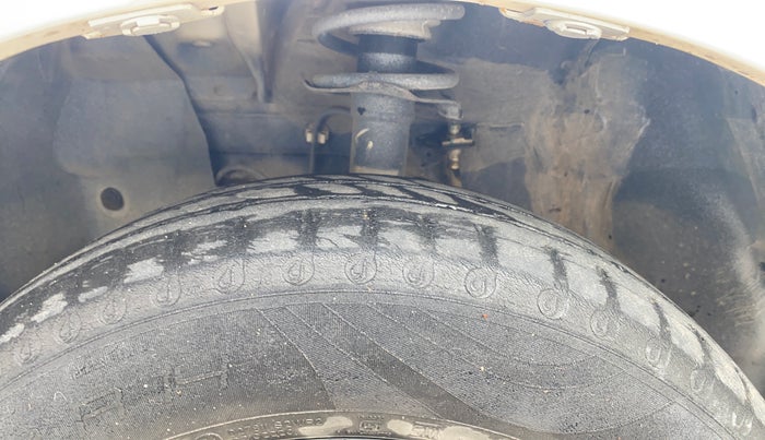 2020 Datsun Go Plus T(O), Petrol, Manual, 67,998 km, Left Front Tyre Tread