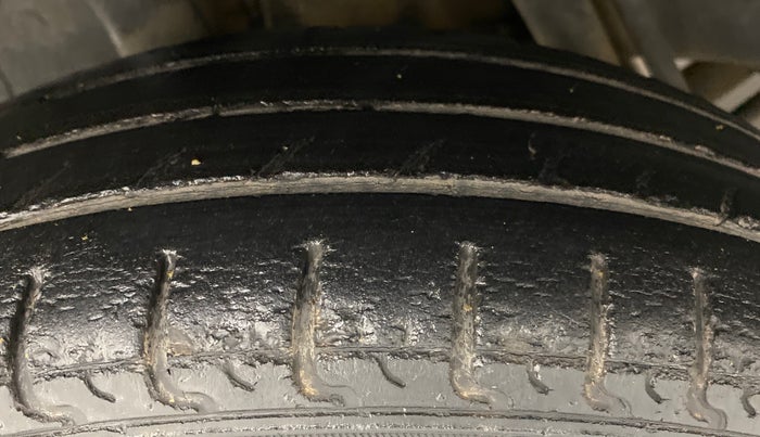 2016 Renault Kwid RXT 0.8, Petrol, Manual, 58,585 km, Right Rear Tyre Tread