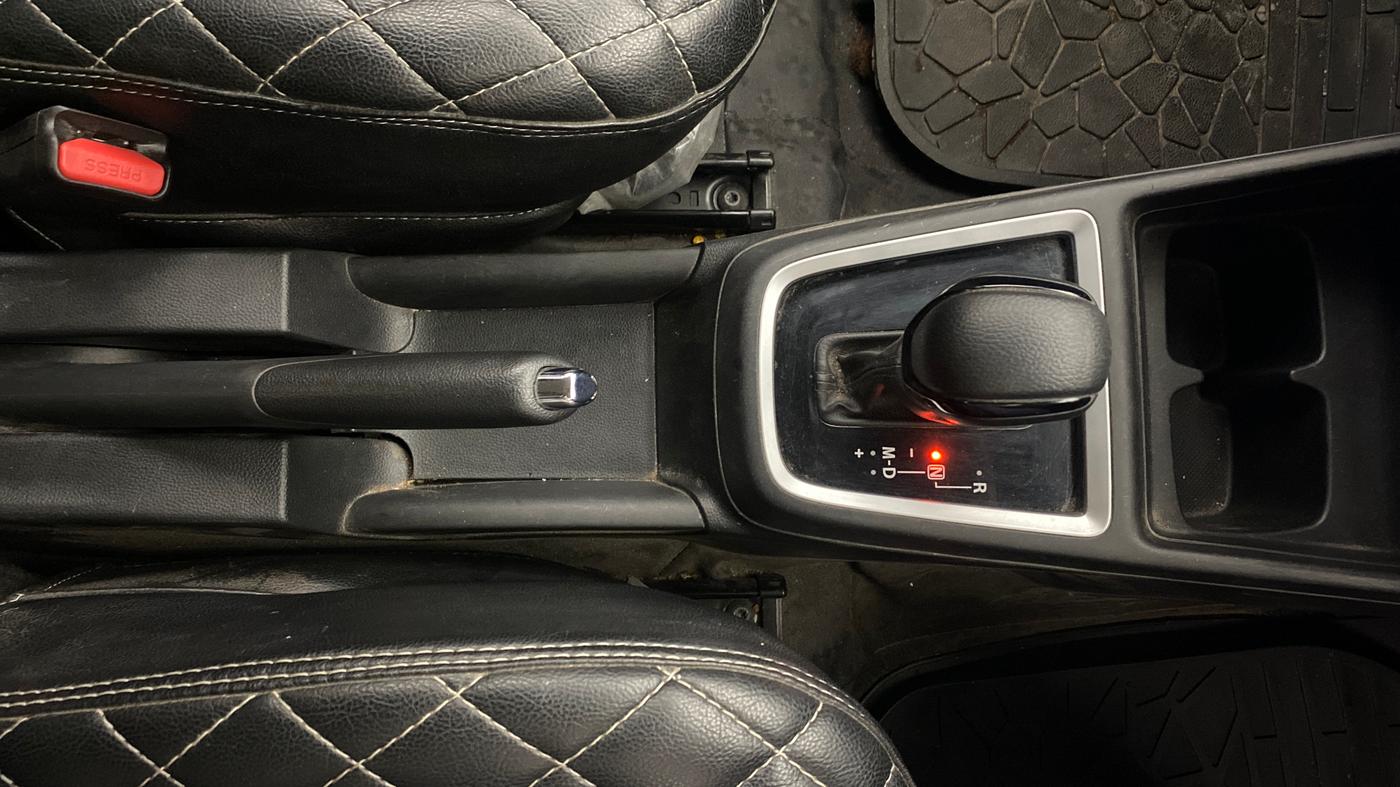 2022 Maruti Swift VXI AMT, Petrol, Automatic, 46,664 km, Gear Lever