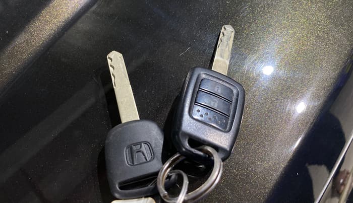 2017 Honda WR-V 1.2L I-VTEC VX MT, Petrol, Manual, 22,626 km, Key Close Up