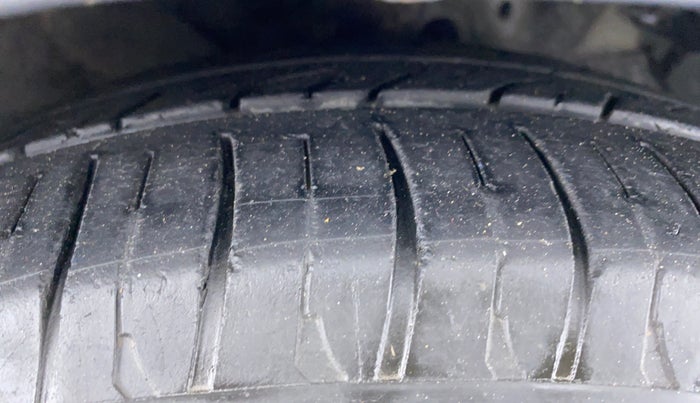 2014 Hyundai Verna FLUIDIC 1.4 EX CRDI, Diesel, Manual, 78,498 km, Right Front Tyre Tread