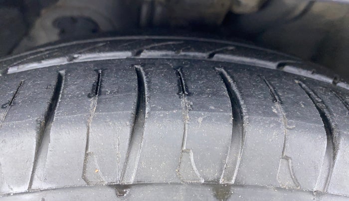 2014 Hyundai Verna FLUIDIC 1.4 EX CRDI, Diesel, Manual, 78,498 km, Left Front Tyre Tread