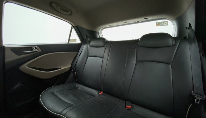 2015 Hyundai Elite i20 MAGNA 1.2, CNG, Manual, 78,838 km, Right Side Rear Door Cabin