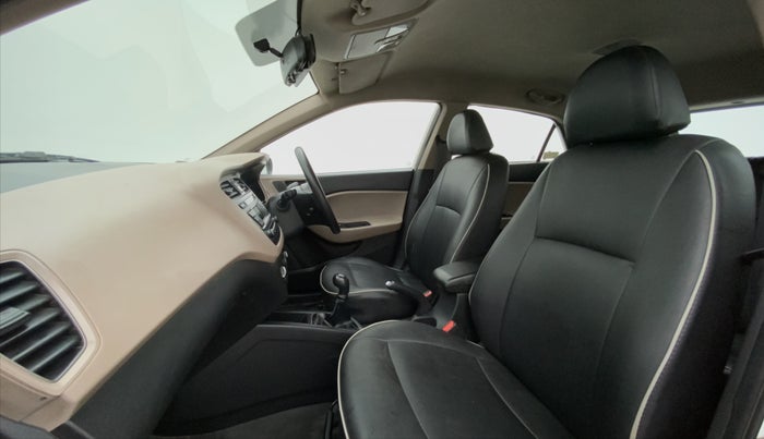2015 Hyundai Elite i20 MAGNA 1.2, CNG, Manual, 78,838 km, Right Side Front Door Cabin