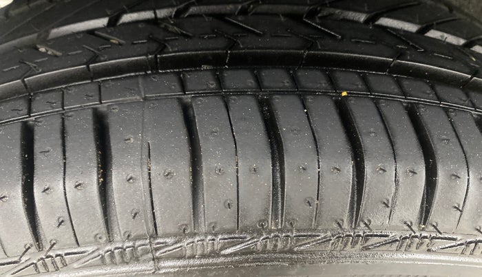 2022 Renault Kwid RXT 1.0 AMT, Petrol, Automatic, 56,209 km, Right Rear Tyre Tread