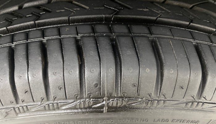 2022 Renault Kwid RXT 1.0 AMT, Petrol, Automatic, 56,209 km, Right Front Tyre Tread