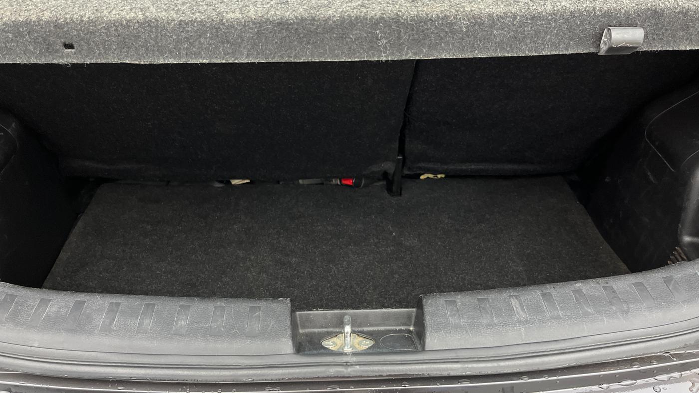 2016 Maruti Swift ZXI, Petrol, Manual, 1,18,043 km, Boot Inside