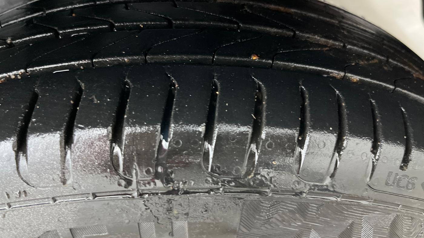 2016 Maruti Swift ZXI, Petrol, Manual, 1,18,043 km, Left Rear Tyre Tread