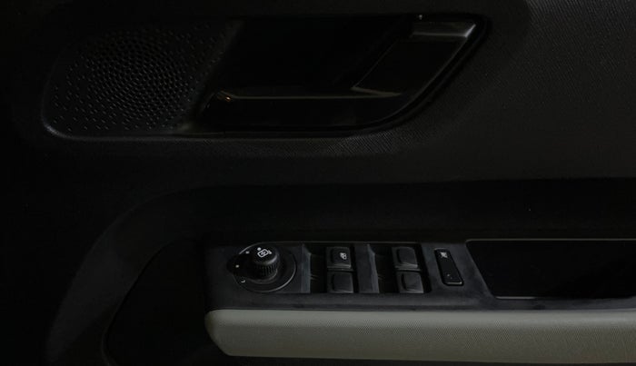 2025 Tata PUNCH Adventure Plus AMT, Petrol, Automatic, 2,644 km, Driver Side Door Panels Control