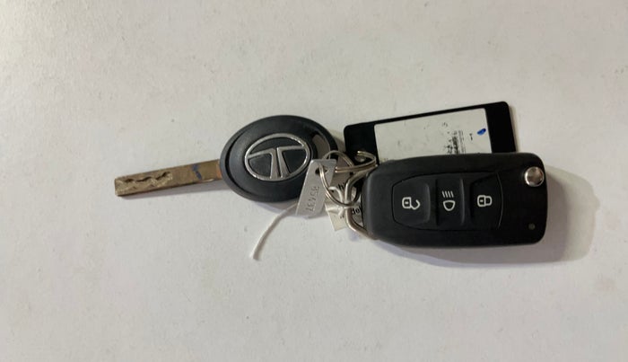 2025 Tata PUNCH Adventure Plus AMT, Petrol, Automatic, 2,644 km, Key Close Up