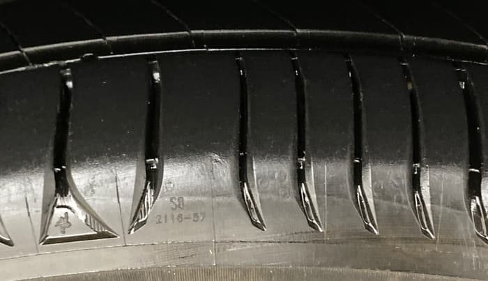 2019 Mahindra XUV300 W8 (O) 1.2 PETROL, Petrol, Manual, 82,849 km, Left Rear Tyre Tread