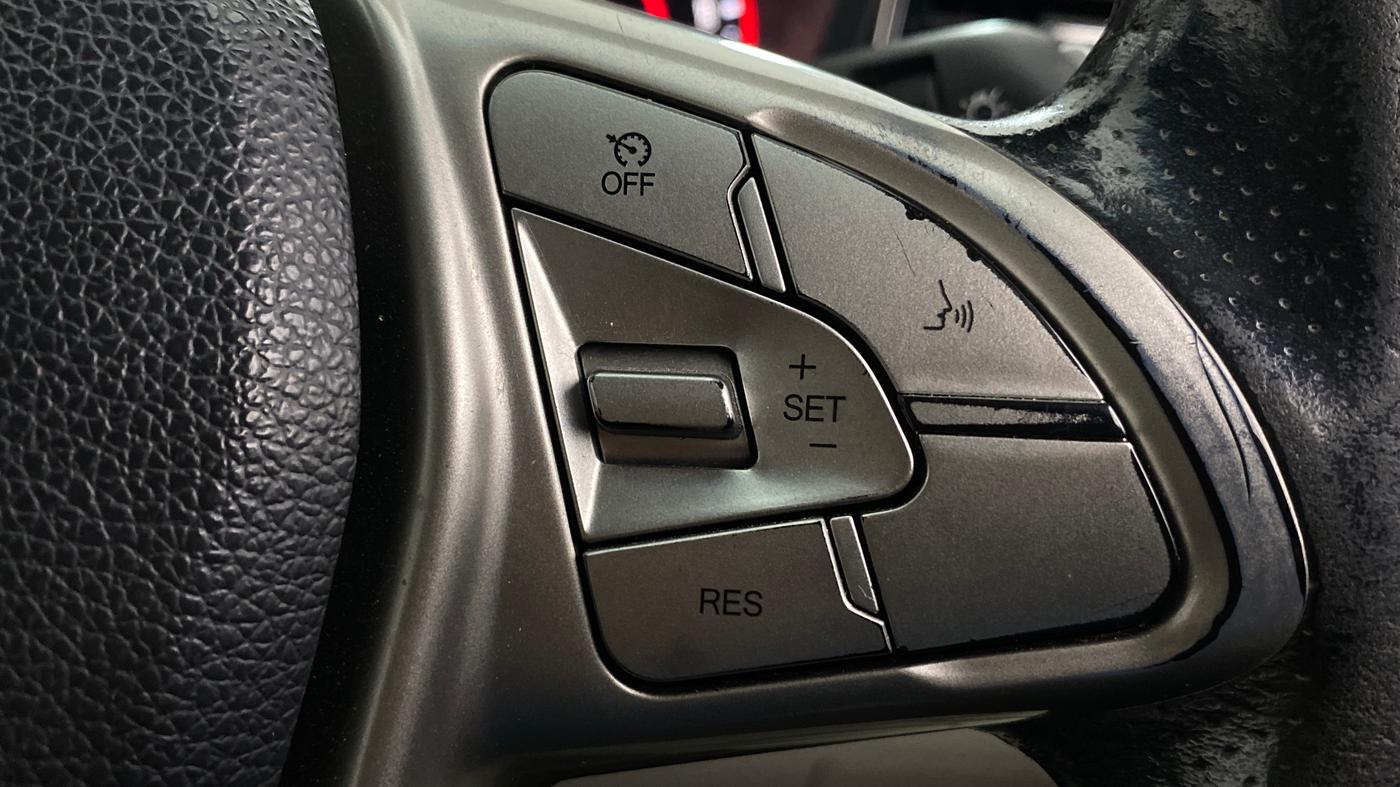 2019 Mahindra XUV300 W8 (O) 1.2 PETROL, Petrol, Manual, 82,849 km, Adaptive Cruise Control
