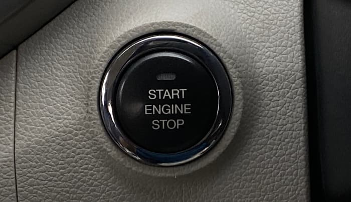 2019 Mahindra XUV300 W8 (O) 1.2 PETROL, Petrol, Manual, 82,849 km, Keyless Start/ Stop Button