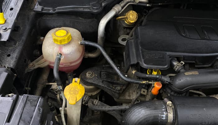 2019 Mahindra XUV300 W8 (O) 1.2 PETROL, Petrol, Manual, 82,849 km, Engine View - Right