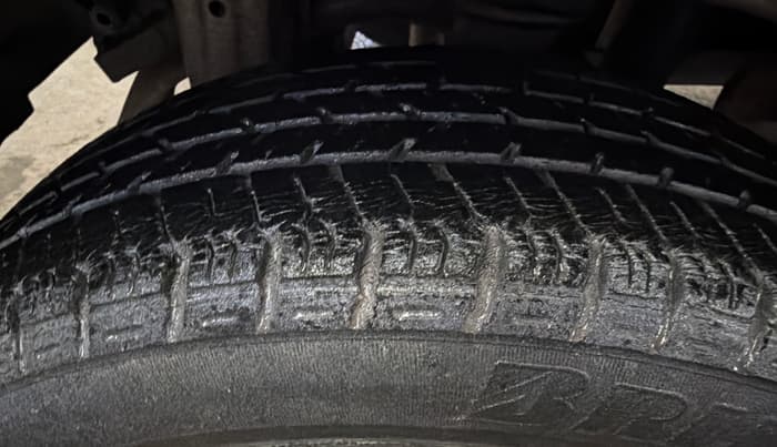 2015 Maruti Alto K10 VXI, Petrol, Manual, 28,036 km, Right Rear Tyre Tread