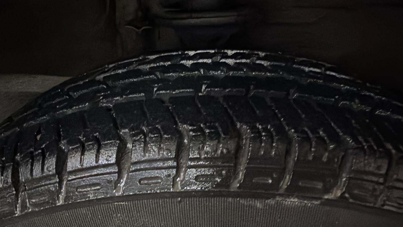 2015 Maruti Alto K10 VXI, Petrol, Manual, 28,036 km, Right Front Tyre Tread