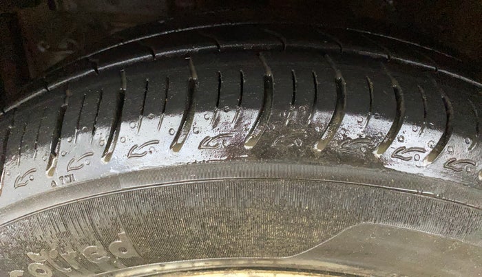 2017 Toyota Etios Liva VX, Petrol, Manual, 53,145 km, Left Front Tyre Tread