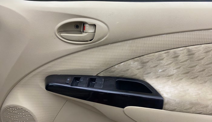 2017 Toyota Etios Liva VX, Petrol, Manual, 53,145 km, Driver Side Door Panels Control