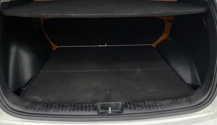2017 Hyundai Creta E PLUS 1.4 DIESEL, Diesel, Manual, 96,780 km, Boot Inside