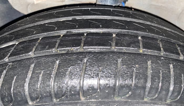 2017 Hyundai Creta E PLUS 1.4 DIESEL, Diesel, Manual, 96,780 km, Left Front Tyre Tread