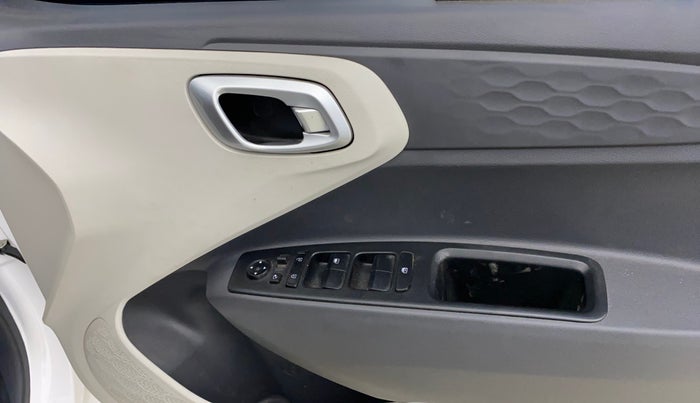 2025 Hyundai AURA SX PLUS 1.2 AMT, Petrol, Automatic, 11,939 km, Driver Side Door Panels Control