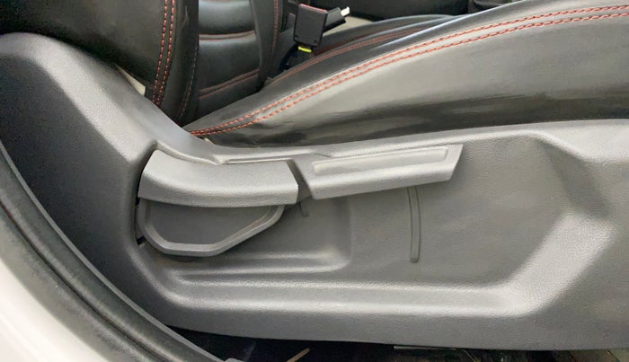 2025 Hyundai AURA SX PLUS 1.2 AMT, Petrol, Automatic, 11,939 km, Driver Side Adjustment Panel