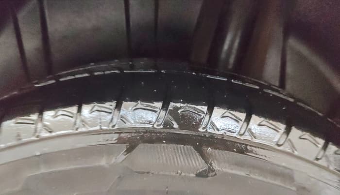 2021 Maruti XL6 ZETA MT, Petrol, Manual, 1,50,160 km, Left Rear Tyre Tread