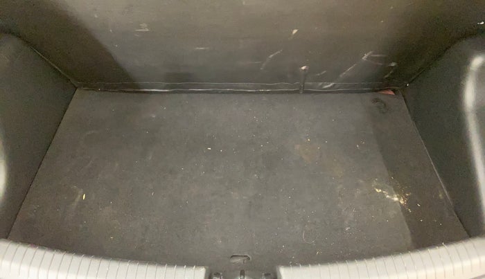 2018 Hyundai Grand i10 SPORTZ AT 1.2 KAPPA VTVT, Petrol, Automatic, 69,982 km, Boot Inside