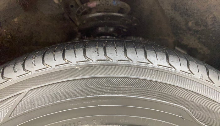 2018 Hyundai Grand i10 SPORTZ AT 1.2 KAPPA VTVT, Petrol, Automatic, 69,982 km, Right Front Tyre Tread