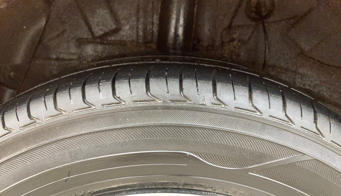 2018 Hyundai Grand i10 SPORTZ AT 1.2 KAPPA VTVT, Petrol, Automatic, 69,982 km, Right Rear Tyre Tread