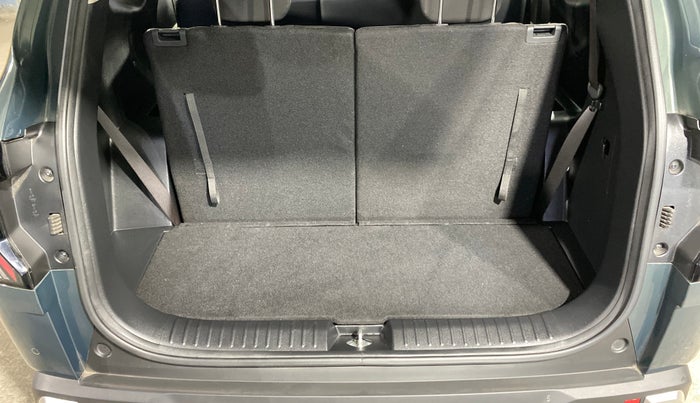 2025 KIA Carens Clavis HTE(O) 1.5 Petrol MT, Petrol, Manual, 315 km, Boot Inside